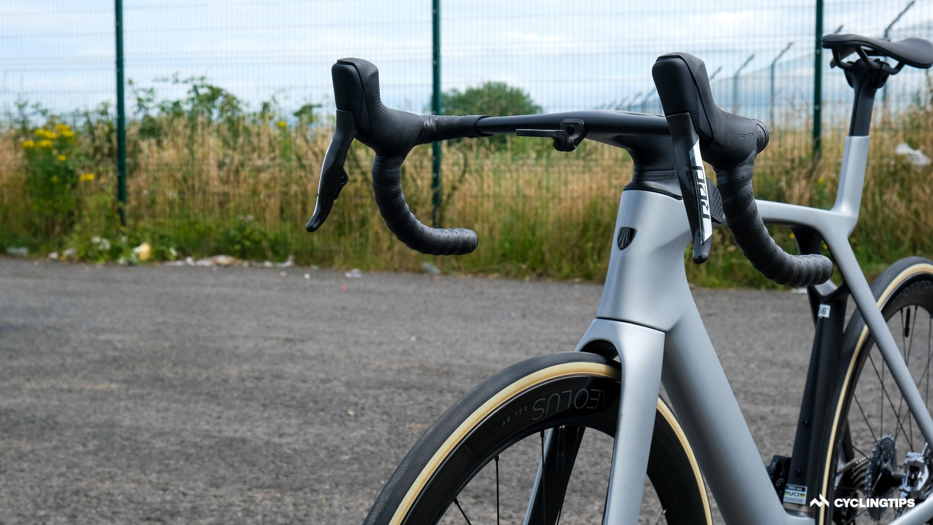 Trek madone 2021 online weight