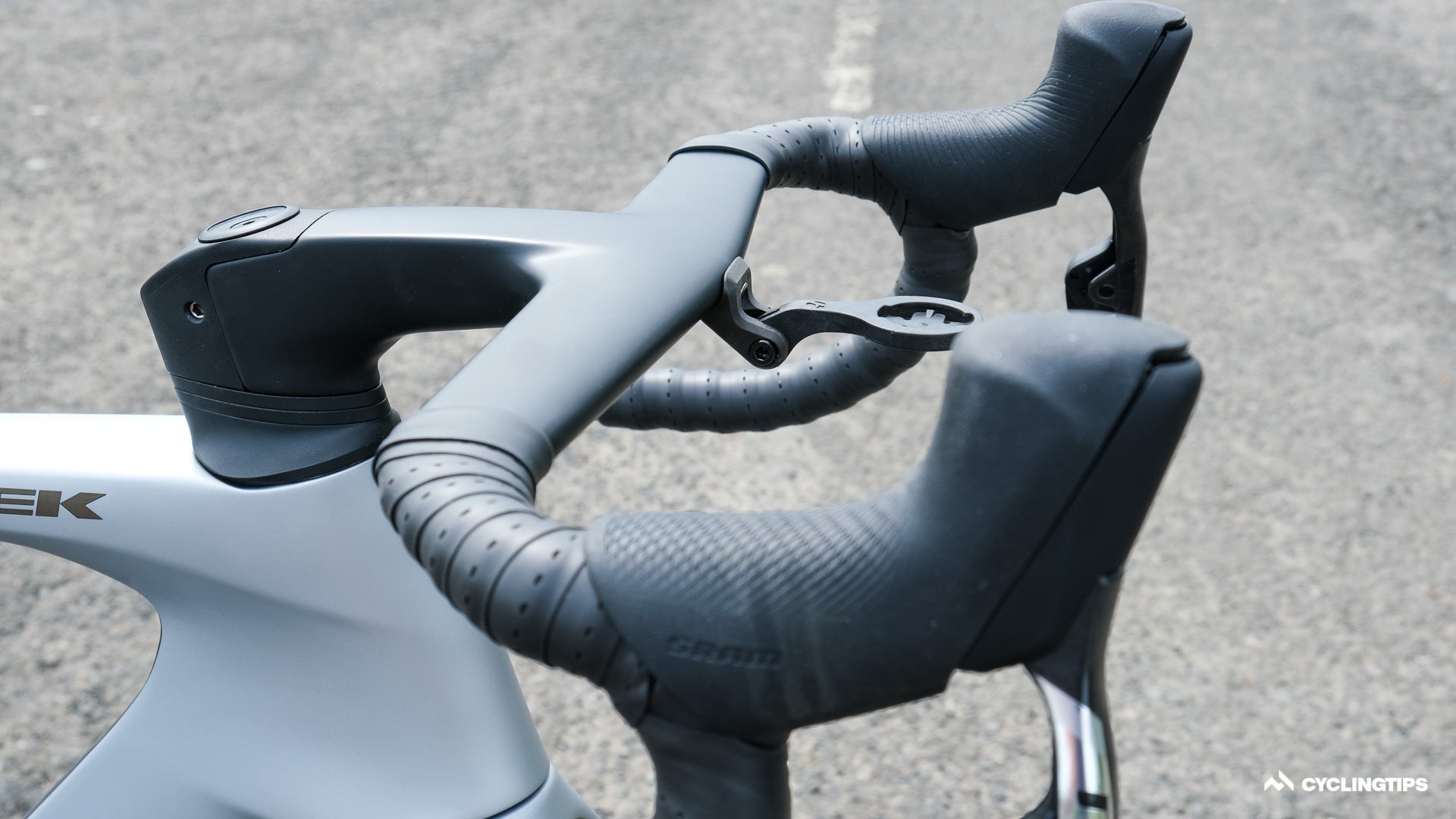 Trek road bike sales handlebars