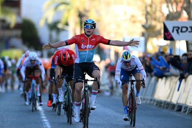 VN ticker: De Lie gallops to Valenciana victory, Jakobsen 'stronger, wiser' in 2023, Boonen hints at gravel future