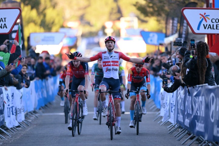 Giulio Ciccone wins stage 2