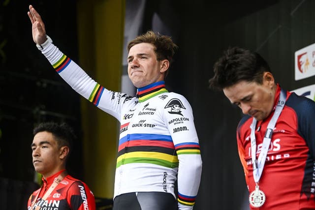 Liège-Bastogne-Liège: Remco Evenepoel untouchable after Tadej Pogačar crashes out