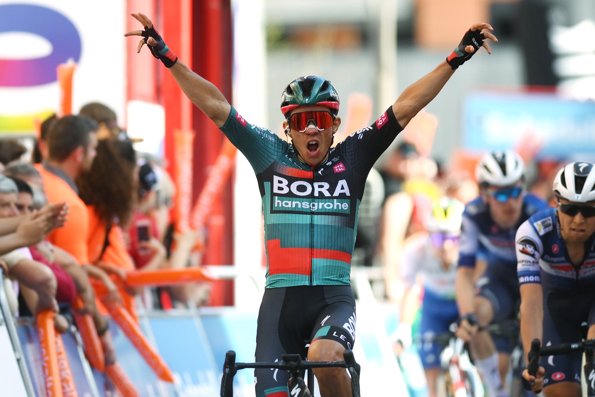 Itzulia Basque Country stage 5 Sergio Higuita snags the win
