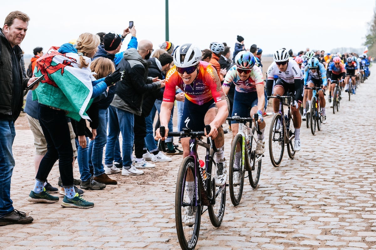 Same day as the men or something different? What race format is better for the womens peloton