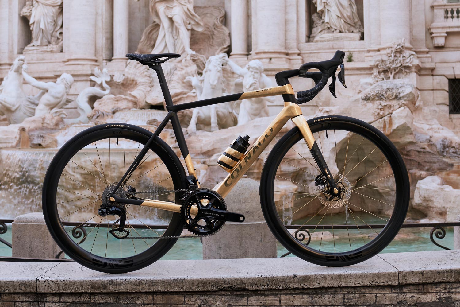 The Colnago Gioiello commemorates the Giro d'Italia with a whole lot of  real gold leaf - Velo