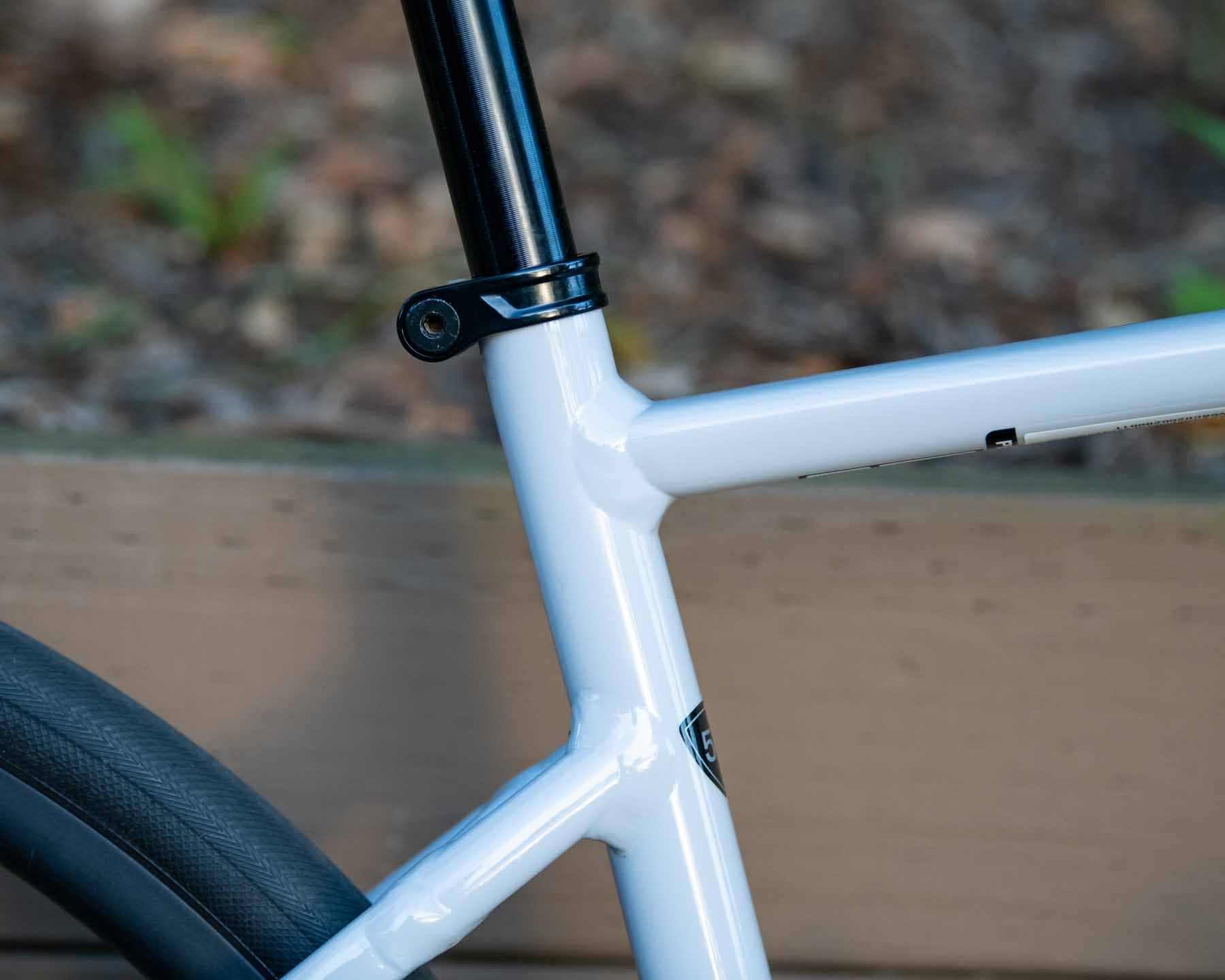 The Specialized Allez Sport 2023 detail of welds