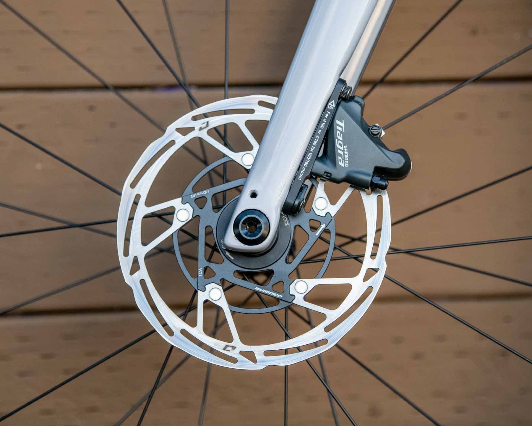 The Specialized Allez Sport 2023 detail of tiagra hydraulic disc brake