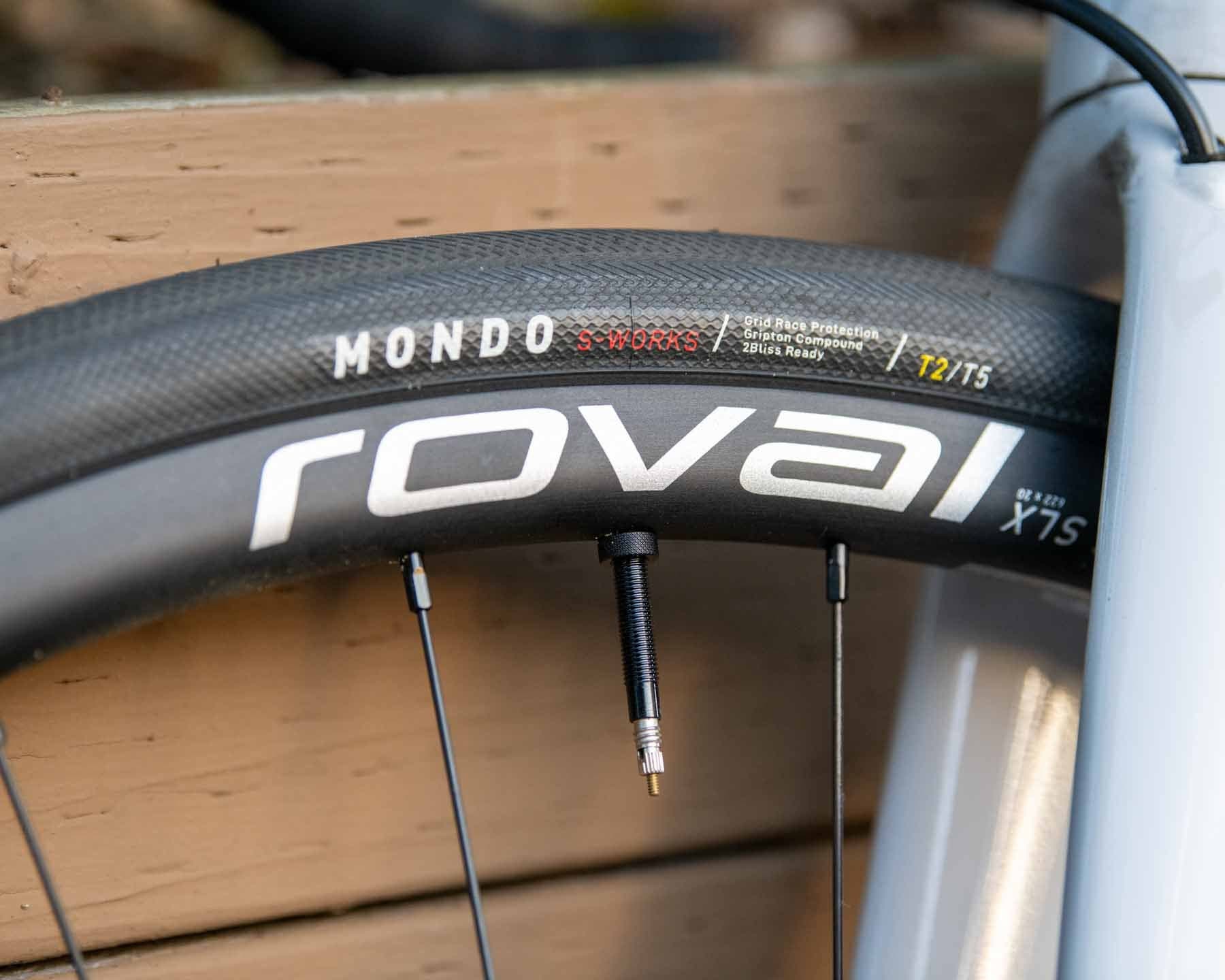 The Specialized Allez Sport 2023 detail of S-Works Mondo 32mm tires