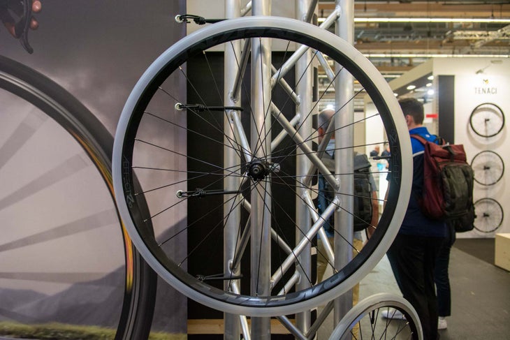 RevoloRevoloop TPU tube alternative to Tubolito and Schwalbe Aerothan eurobike 2023