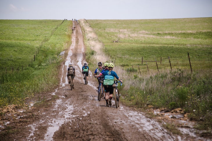 Unbound tech roundtable: The best gravel tire and the gear we'd bring ...