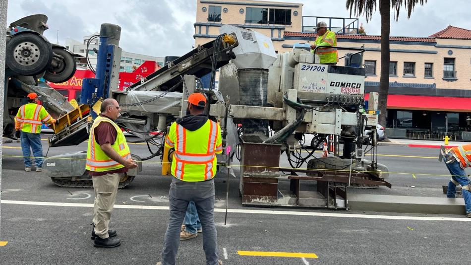 How Ocean Avenue Got Protected Bike Lanes In A Single Day – Urbanist ...