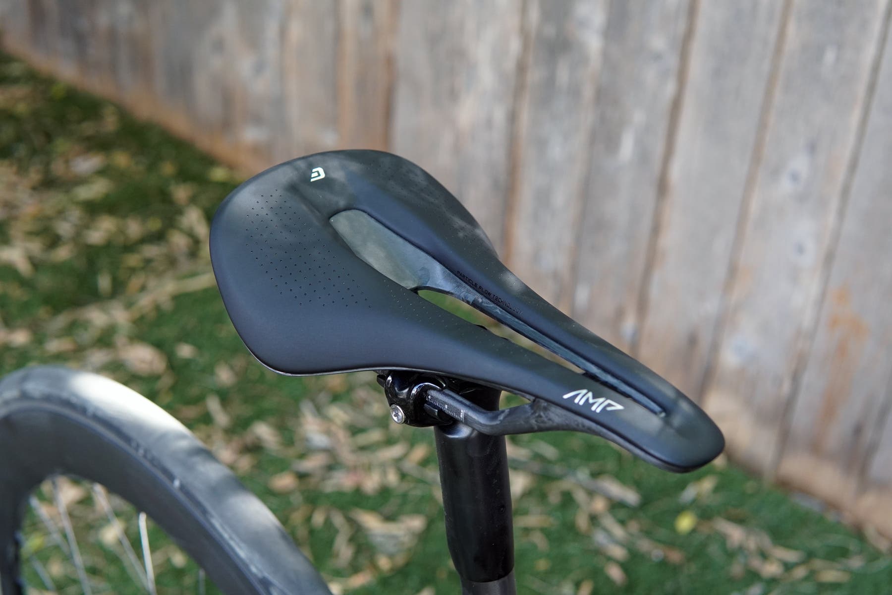Cadex_Amp_saddlereview_onbikefront