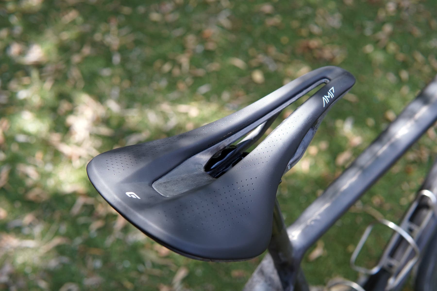 Cadex_Amp_saddlereview_onbiketop