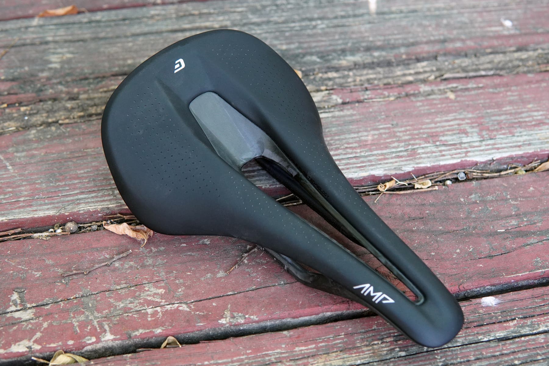 Cadex_Amp_saddlereview_topdown