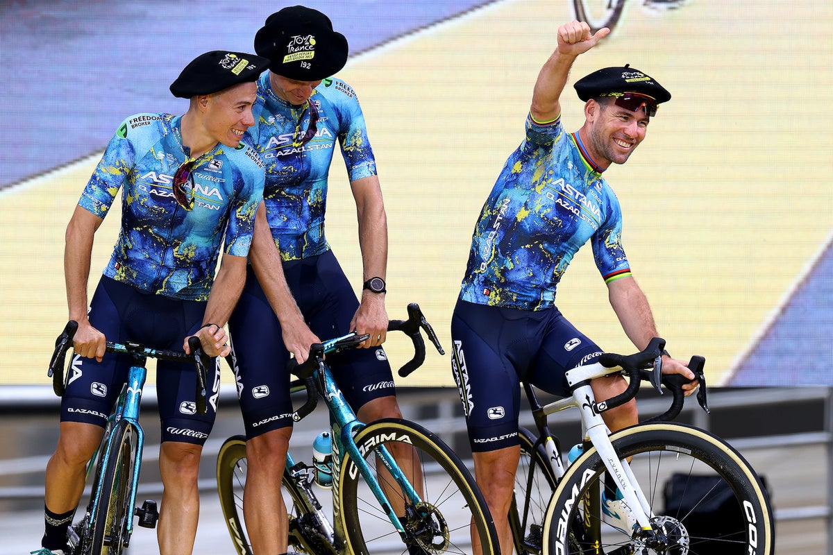 Mark Cavendish on cusp of surpassing 'Merckx mark' in first Tour de France sprint showdown