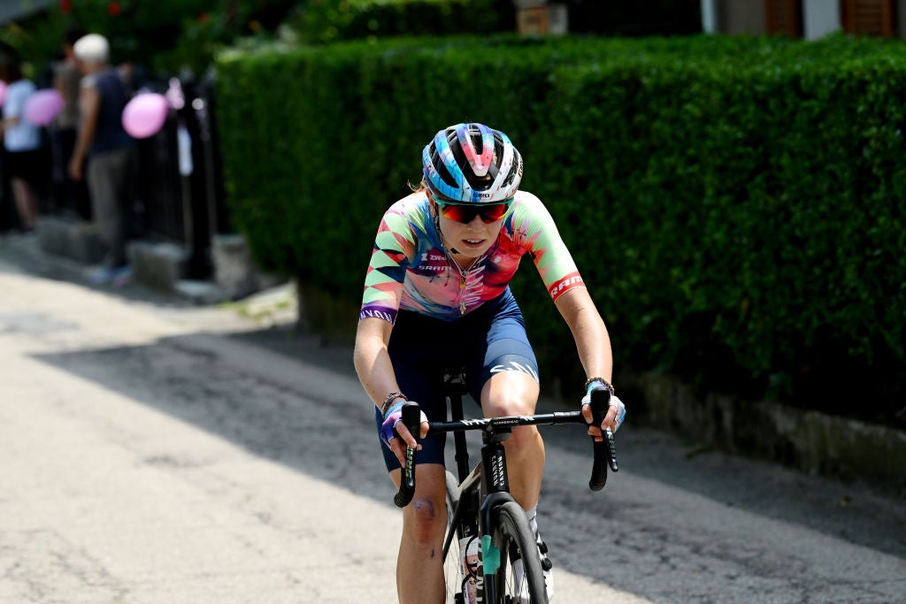 Giro d'Italia stage 5: Antonia Niedermaier holds off Annemiek van Vleuten to first pro win