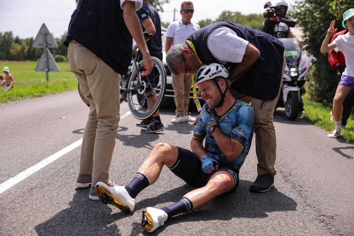 Mark Cavendish crashes out of the Tour de France