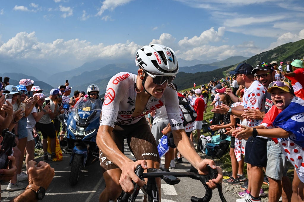 Tour de France stage 17: Vingegaard makes huge GC gains as Pogačar cracks, Gall goes solo to victory