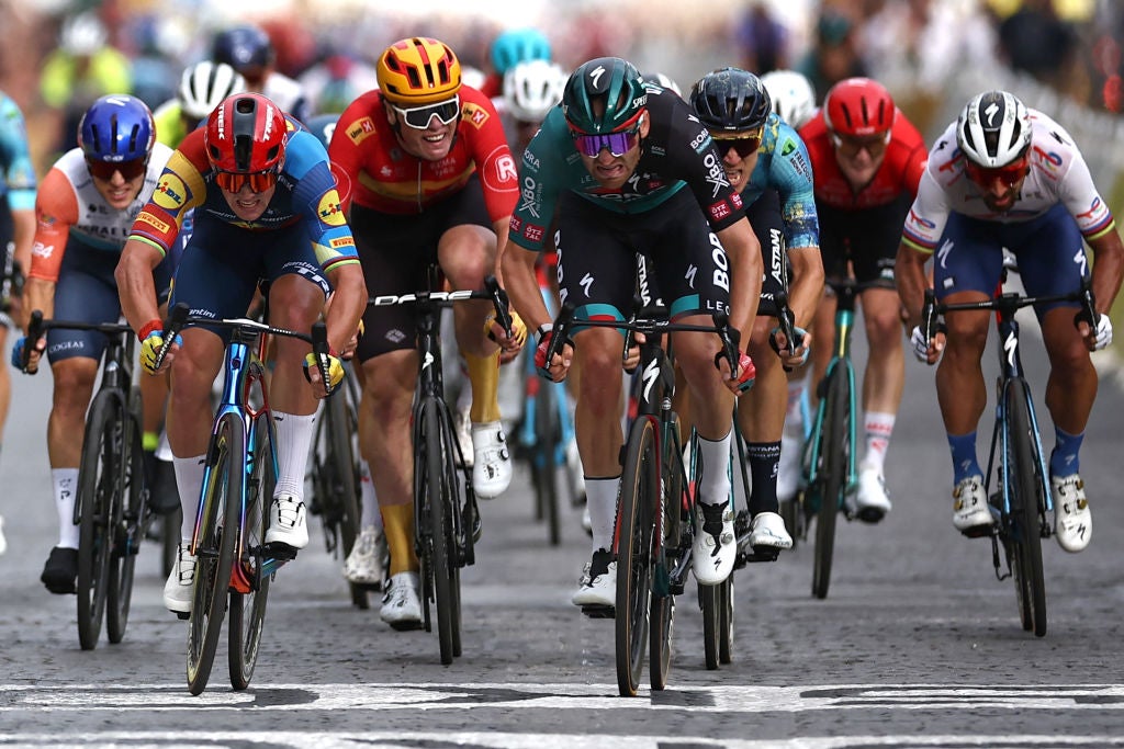 Tour de France stage 21: Jordi Meeus stuns favorites in photo-finish