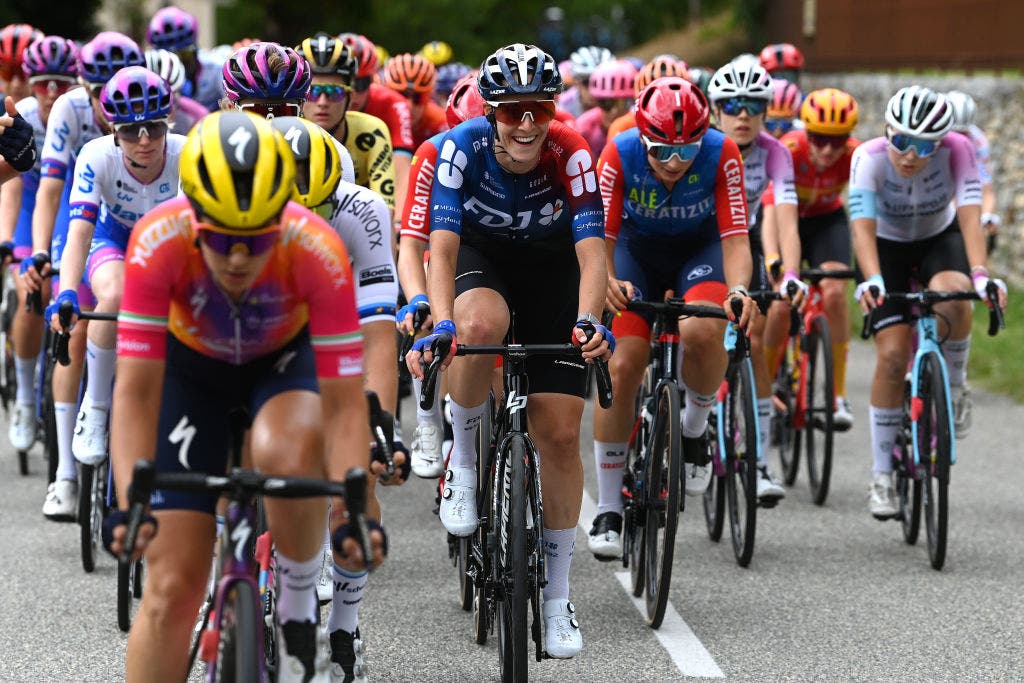 Vittoria Guazzini back in the peloton after a broken pelvis