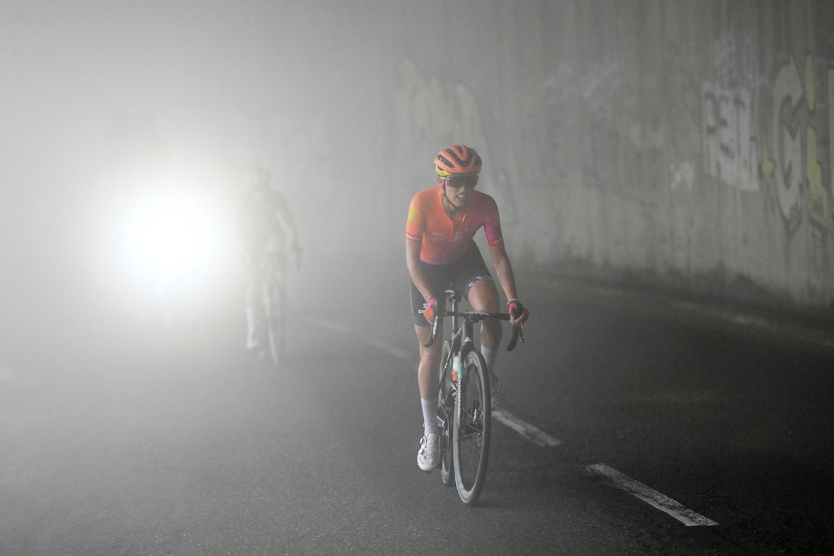 Kasia Niewiadoma comes out swinging on Tourmalet in quest for Tour de France Femmes podium