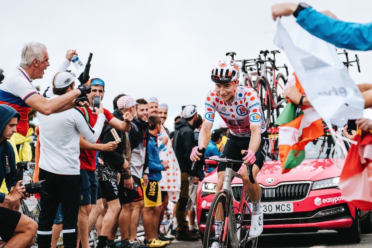 The joker in the polka: Neilson Powless spices up snoozer Tour de France sprint stage