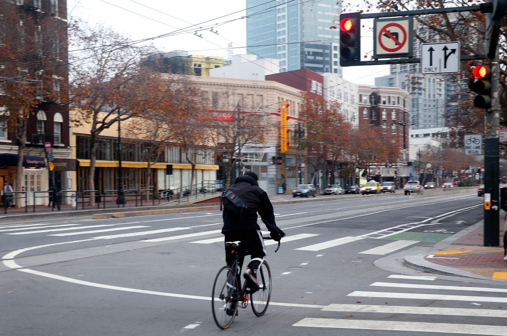 The protected bike lane that's causing an uproar in San Francisco – Urbanist Update