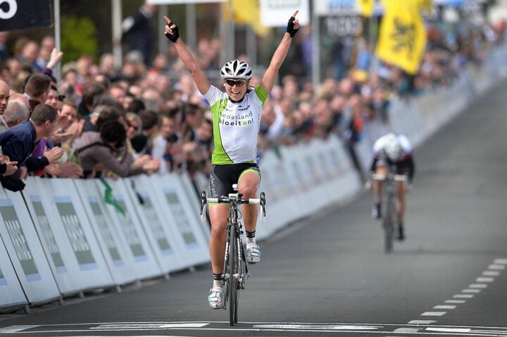 Annemiek van Vleuten wins 2011 Tour of Flanders