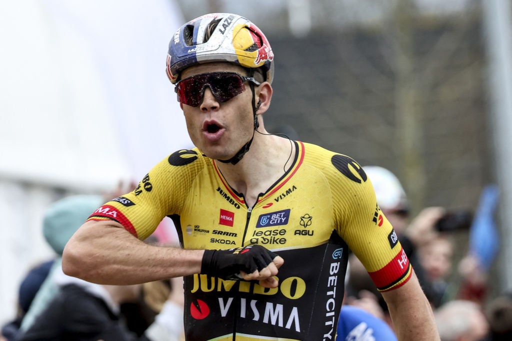 Wout van Aert also crushes gravel races now