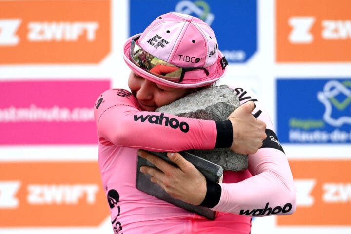 Alison Jackson hugs her cobble trophy