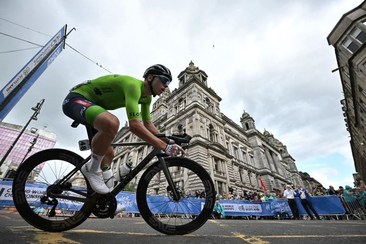 Analyzing the aero positions of the best cyclists in the world ...