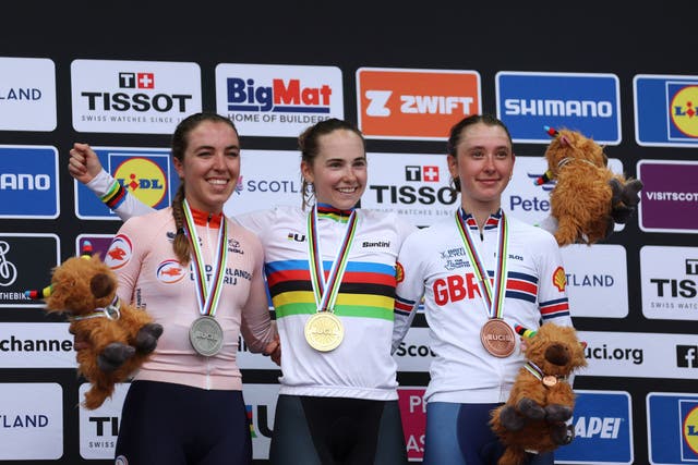 Road worlds ticker: Vas crowned U23 champ, Dygert, Niewiadoma out, MTB riders furious as roadies get start grid promotion