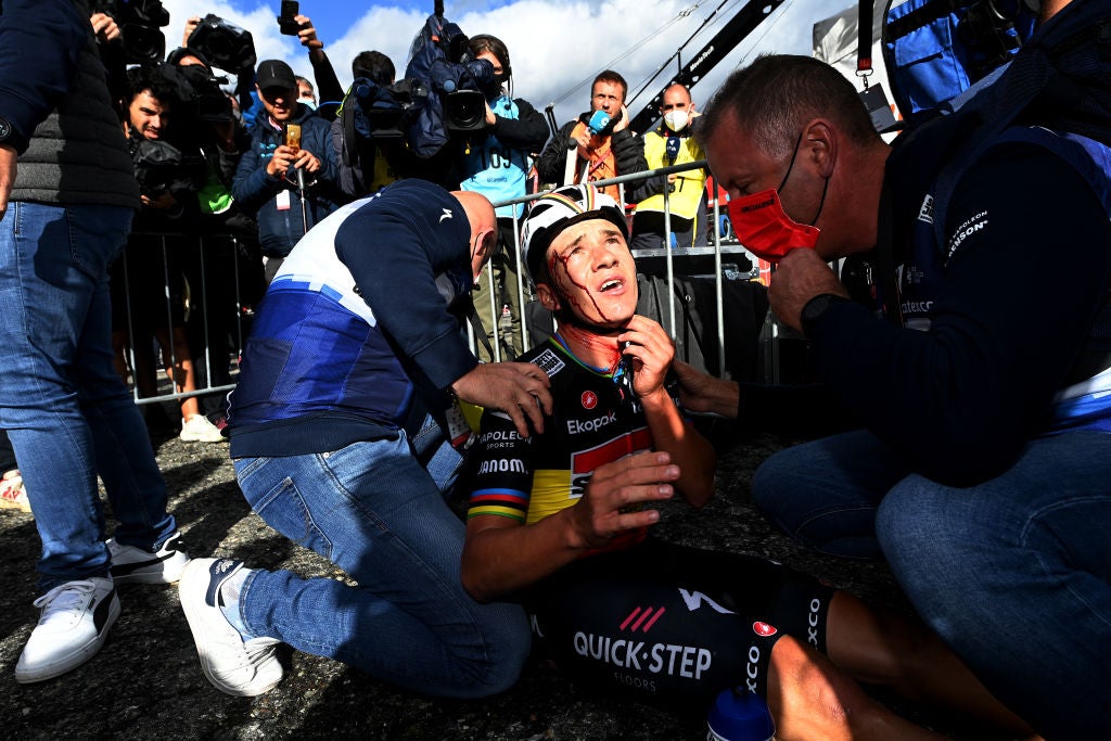 Remco Evenepoel involved in post-finish line crash after Vuelta a España stage win