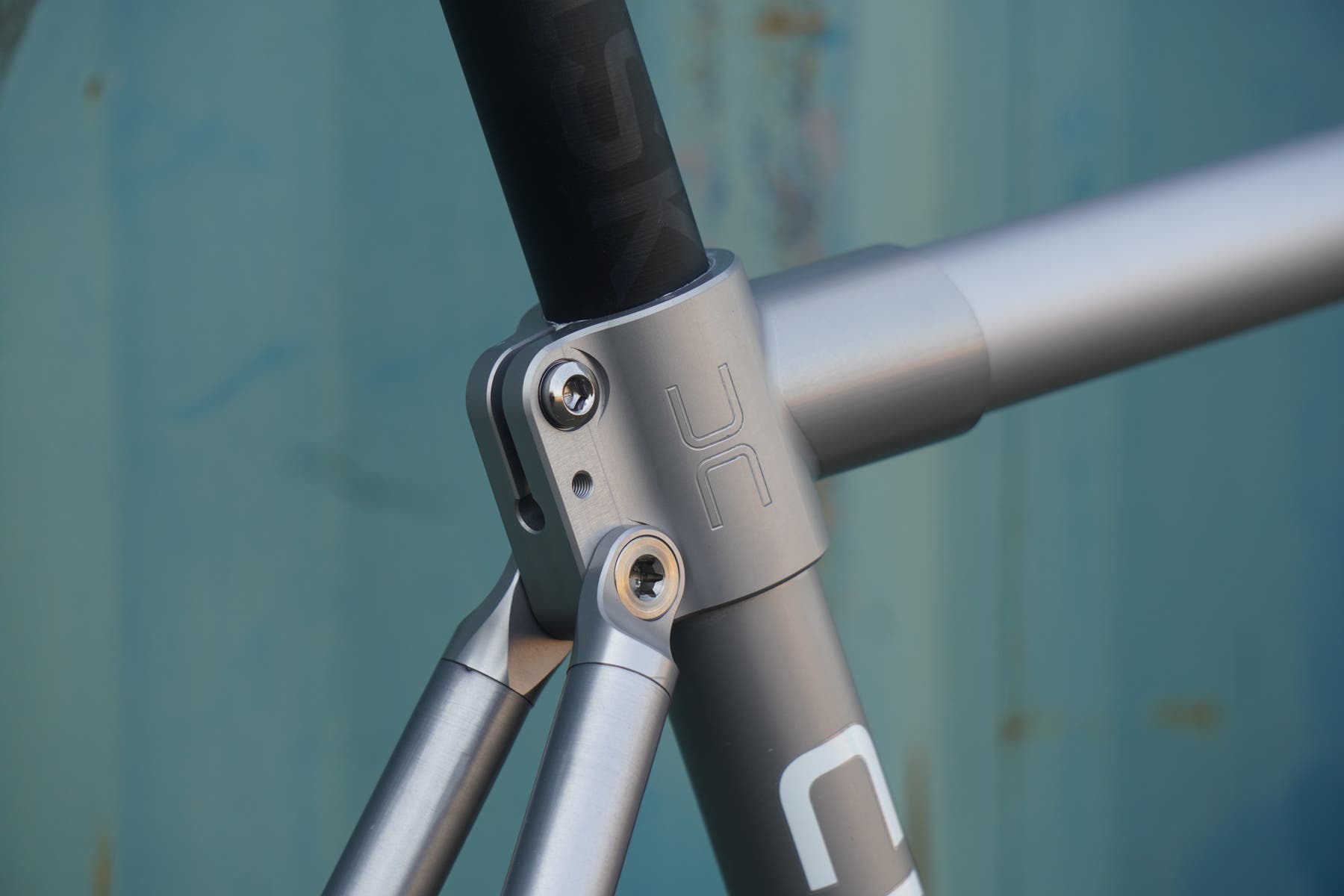 made-bike-show-circa-all-road-seat-cluster