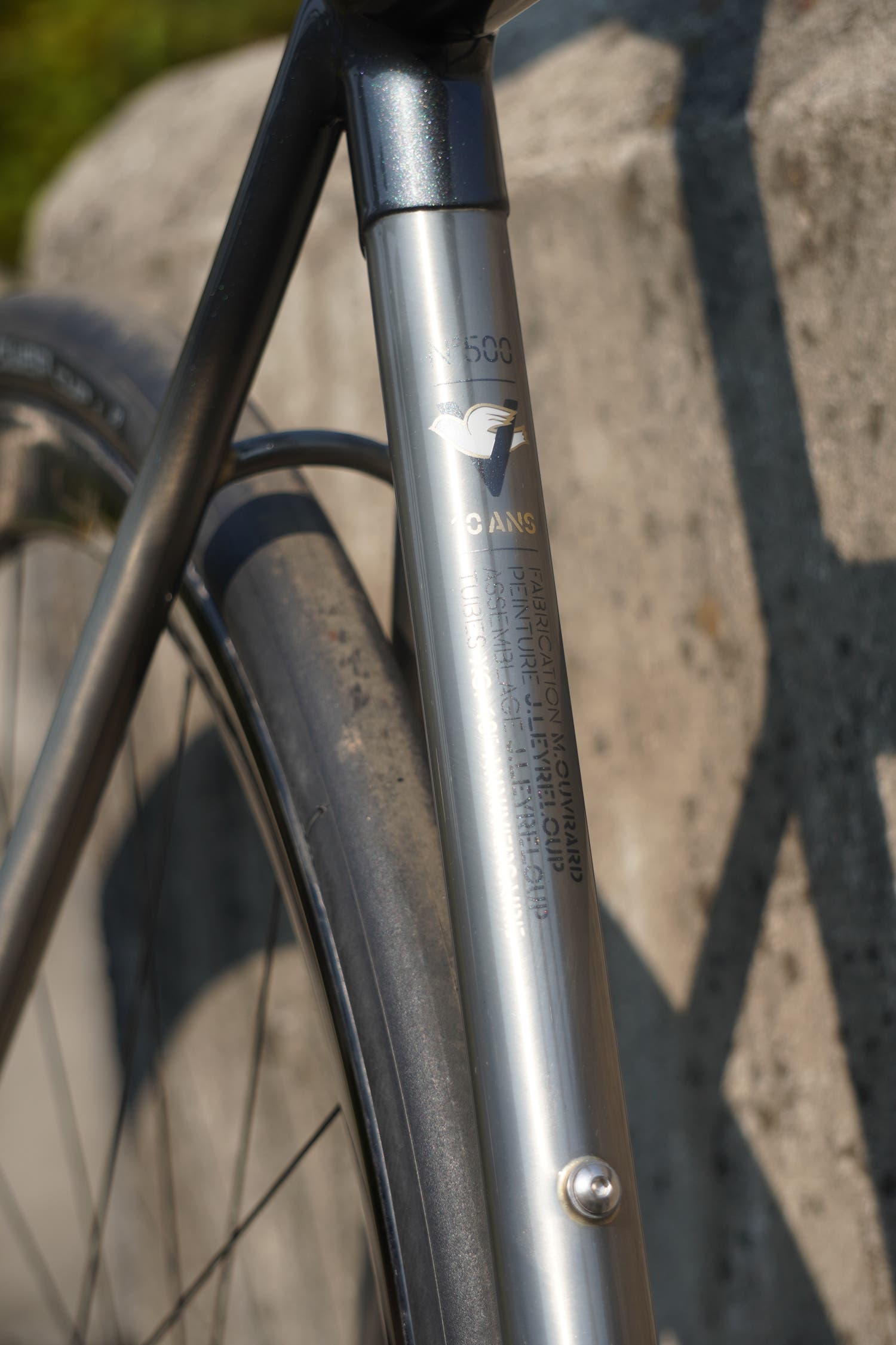 made-bike-show-victoire-road-bike-grey-seat-tube