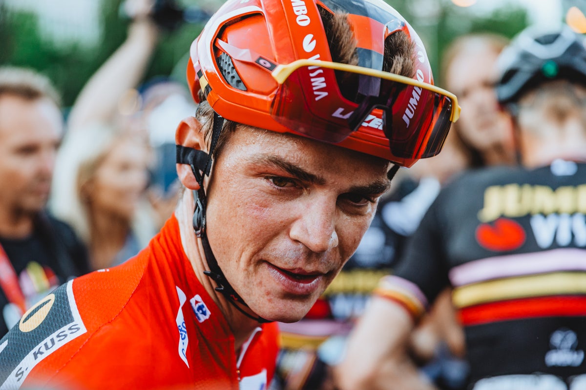 Everybody loves Sepp! The peloton celebrates the new Vuelta a España champion: 'No one deserves it more than him'