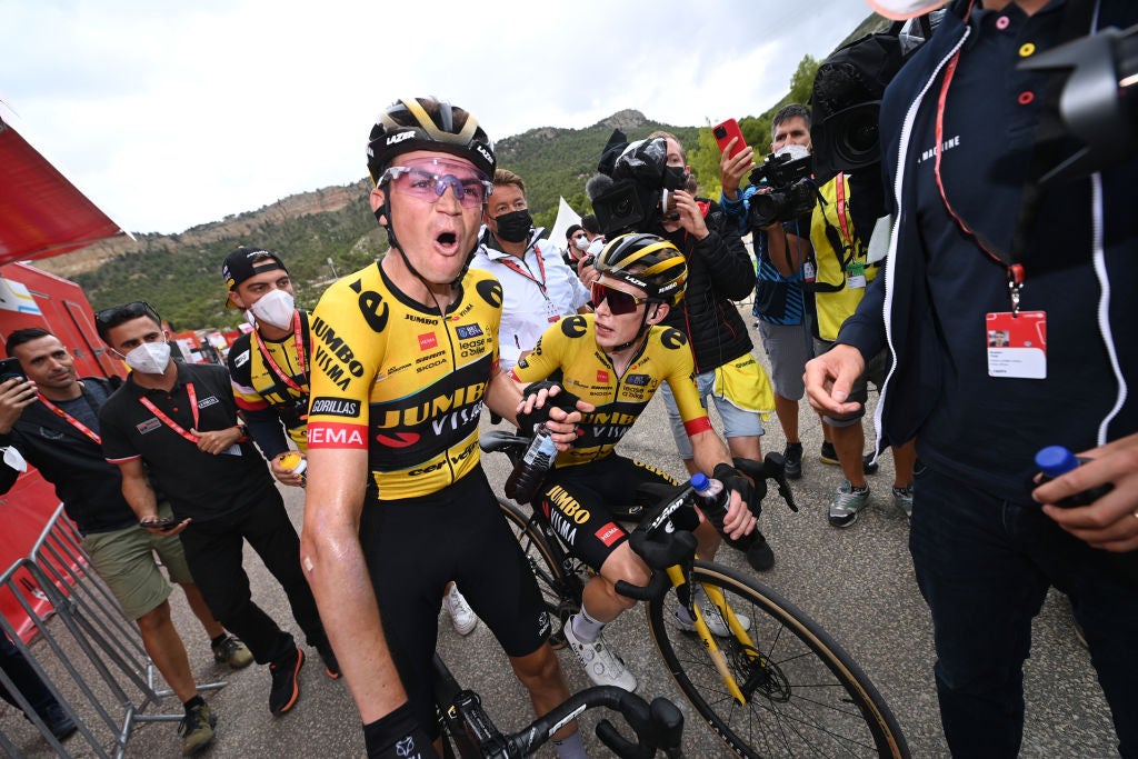 Vuelta a España stage 8: Sepp Kuss roars into red jersey, Primož Roglič strikes for stage win