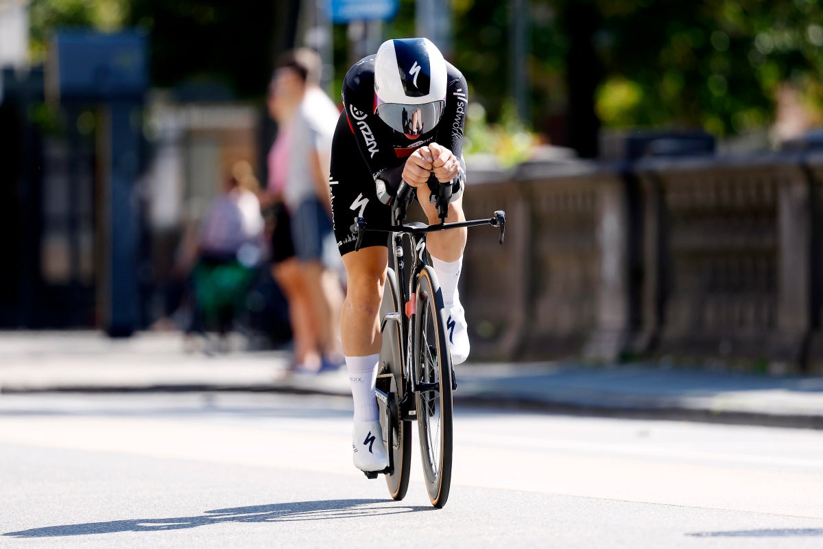 World champion Kopecky trades rainbow jersey for yellow at Simac Ladies Tour