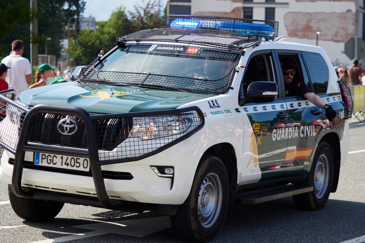 Jumbo-Visma files complaint against Spanish police, says soigneur suffered concussion