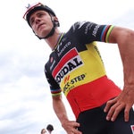 Remco Evenepoel shows off rainbow jersey in Binche – PelotonPost