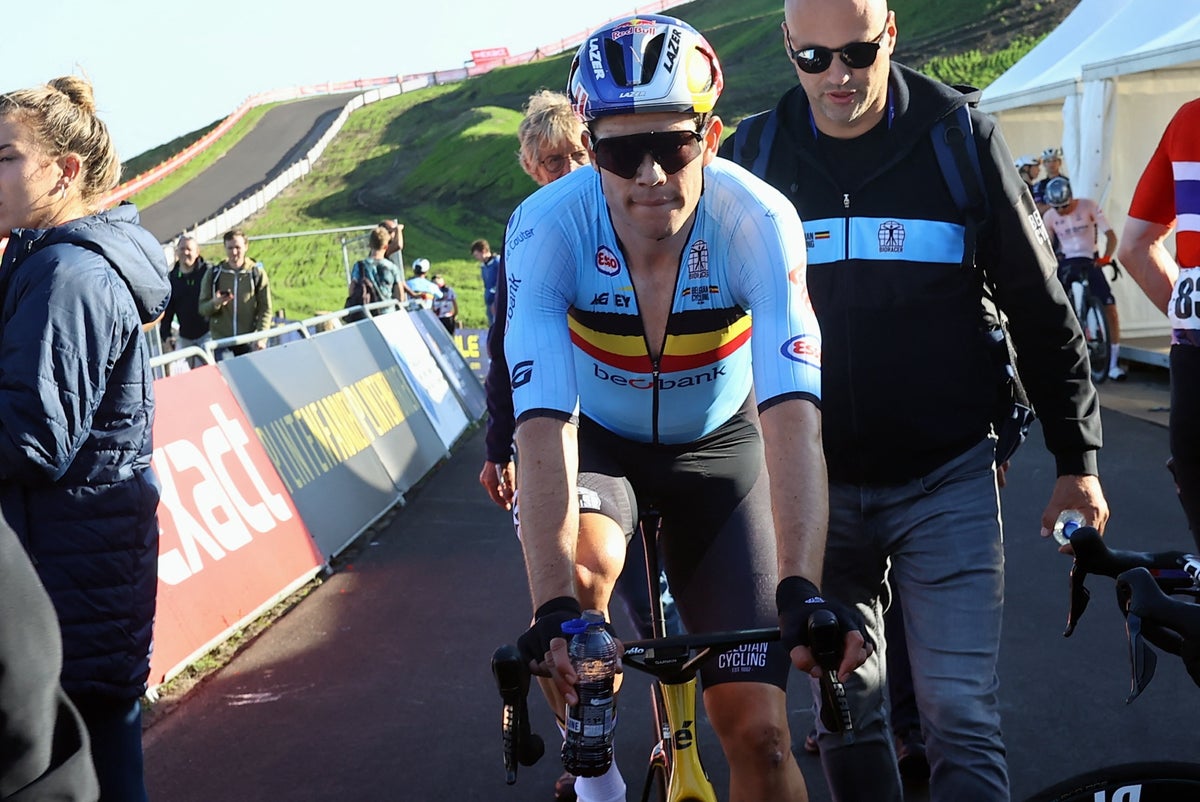 Wout Van Aert Tears Through Field During ‘Chaotic Day’ at Gravel World Championships