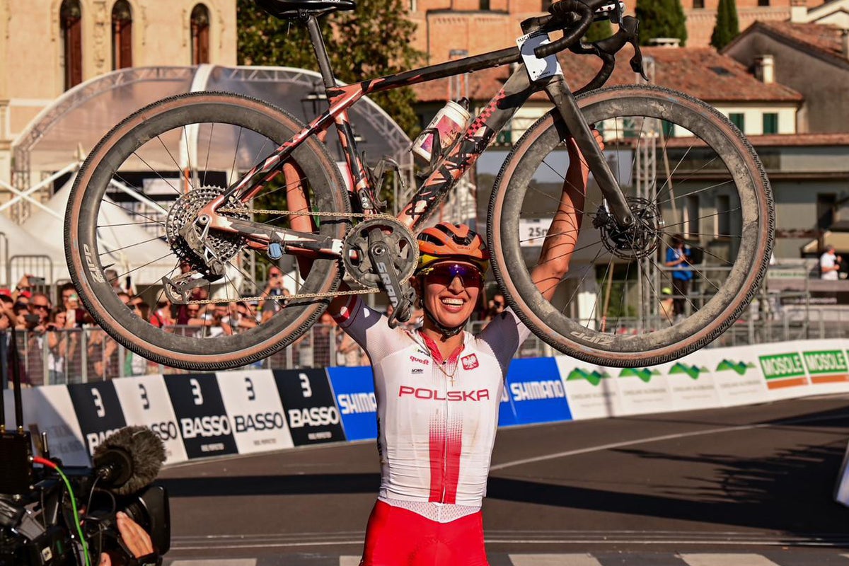 Kasia Niewiadoma Storms to Victory at UCI Gravel World Championships