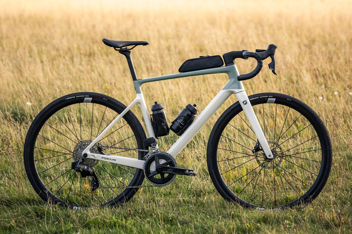 The 2024 Focus Paralane Looks Identical to the Izalco Max, but Prioritizes Comfort Over Efficiency