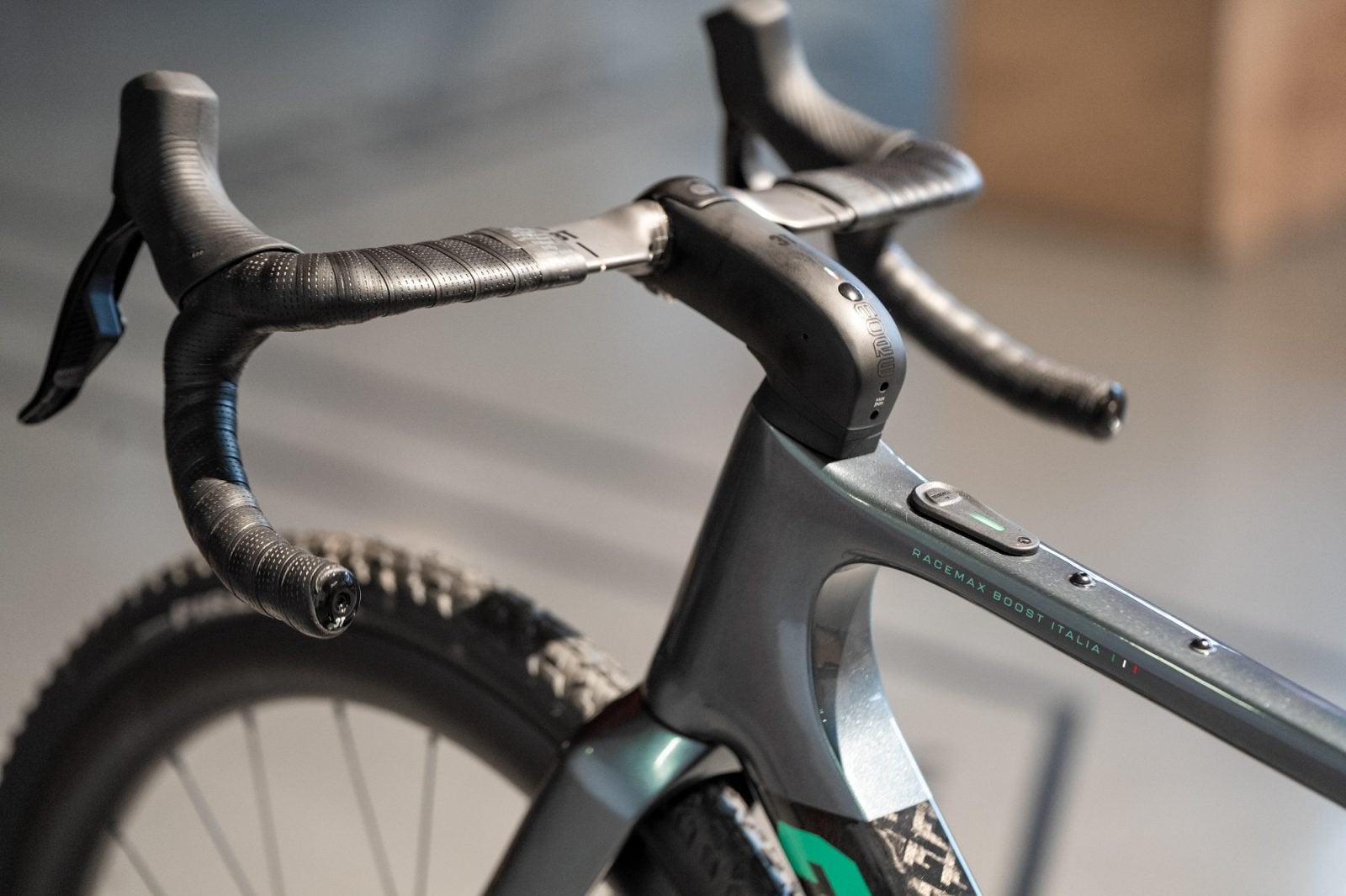 The 3T Exploro Racemax Boost Italia Is an Italian-Made E-Gravel Bike