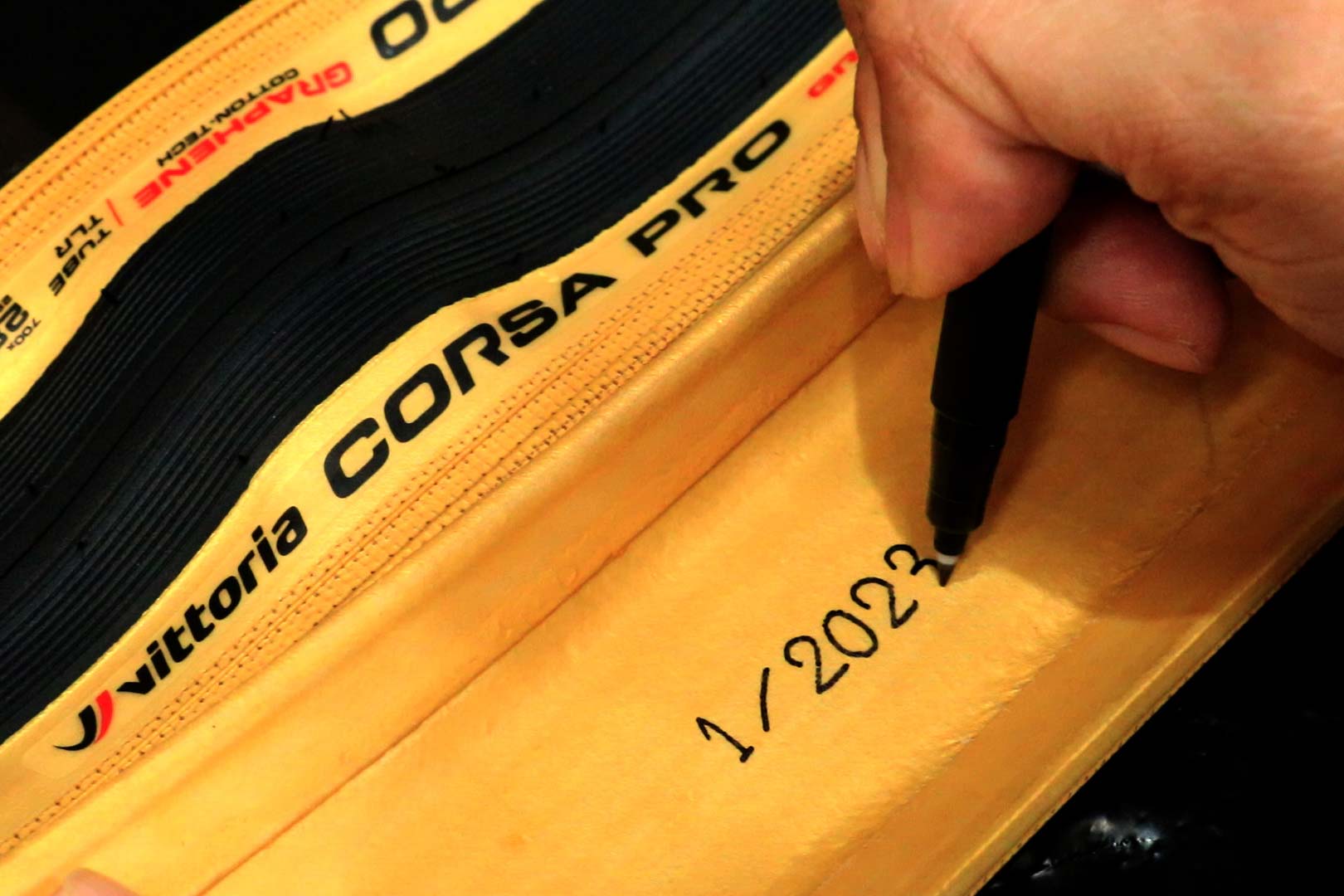 Vittoria Releases Super Limited Gold Sidewall Corsa Pros to