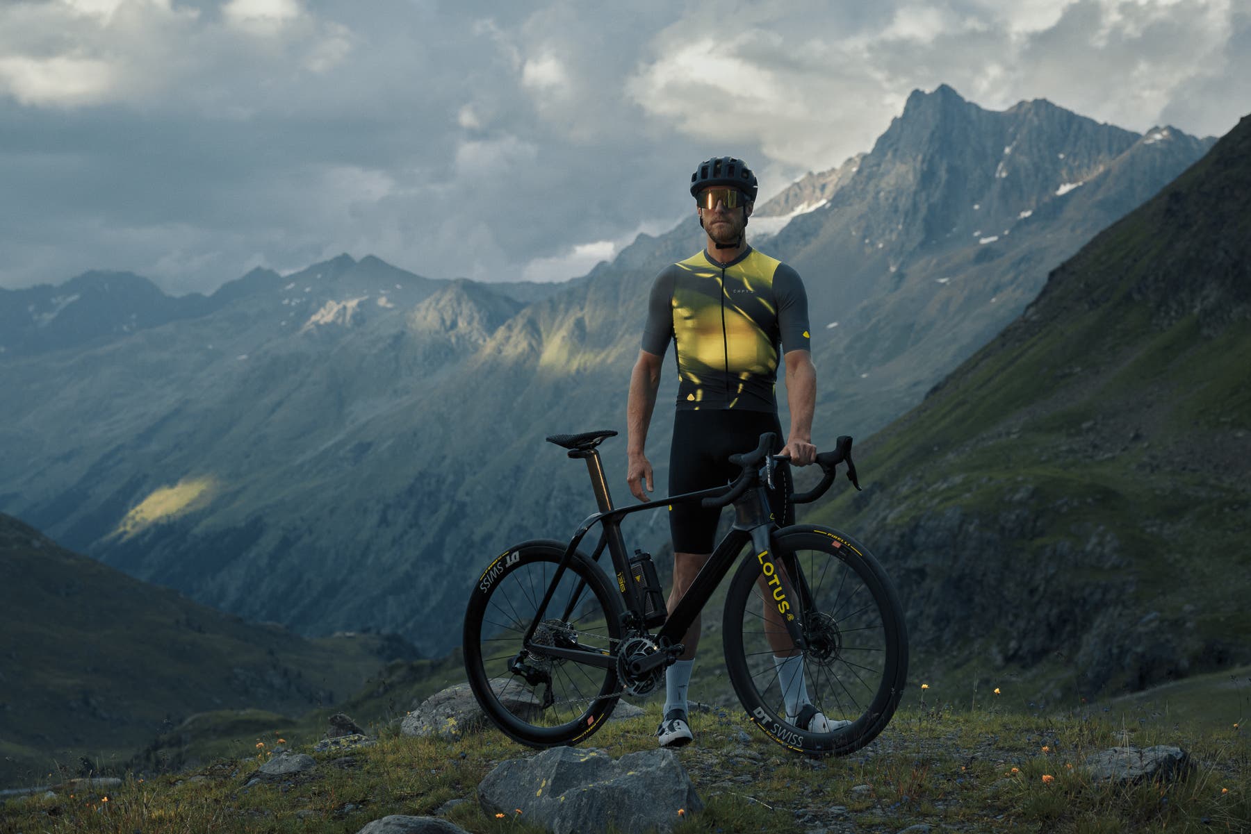 The Lotus Type 136 E-Road Bike Brings Olympic Gold Medal-Winning Design  Inspiration