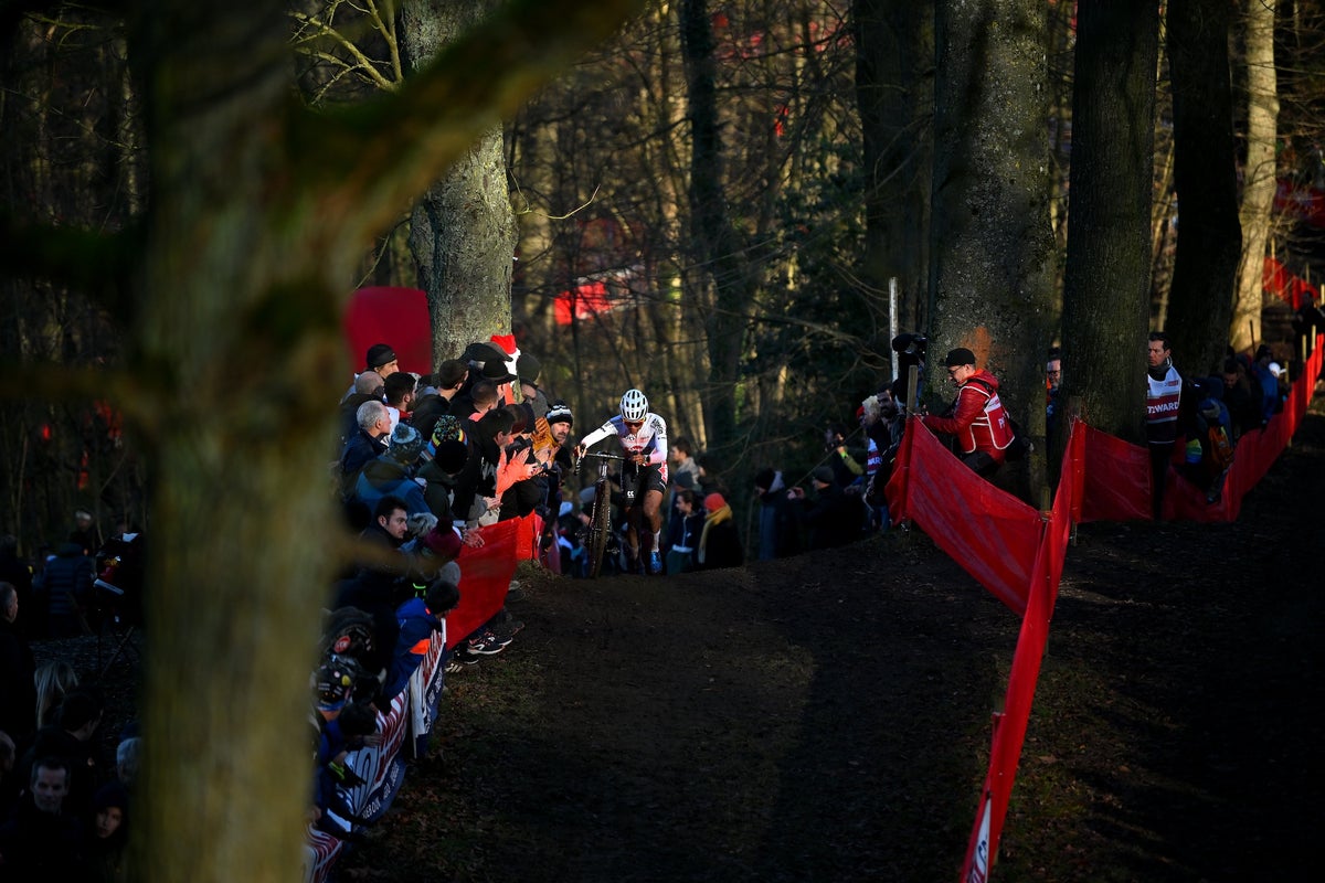 Ceylin Alvarado Outclasses the Rest in Namur Cyclocross World Cup