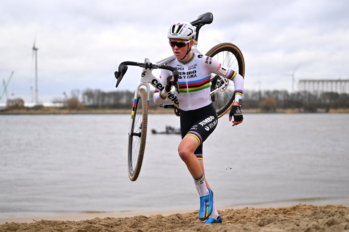 Unrivaled: Fem van Empel Roars to 11th Win of Season in Antwerp CX