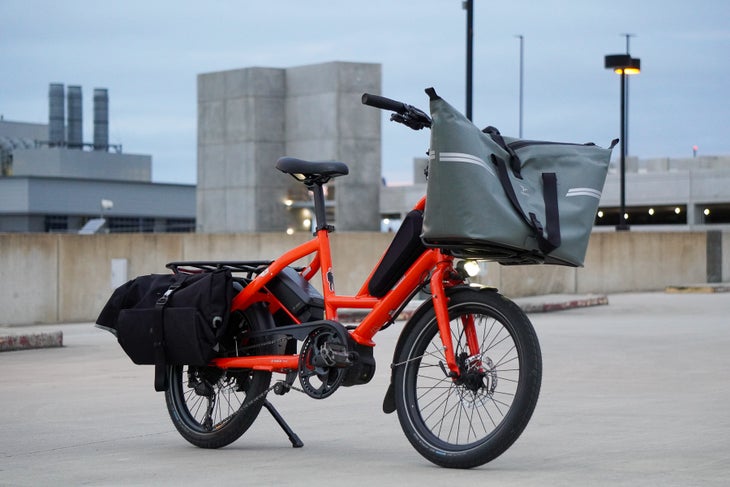 https://velo-cdn.outsideonline.com/wp-content/uploads/2023/12/Tern-Quick-Haul-review-with-bags.jpg?width=730