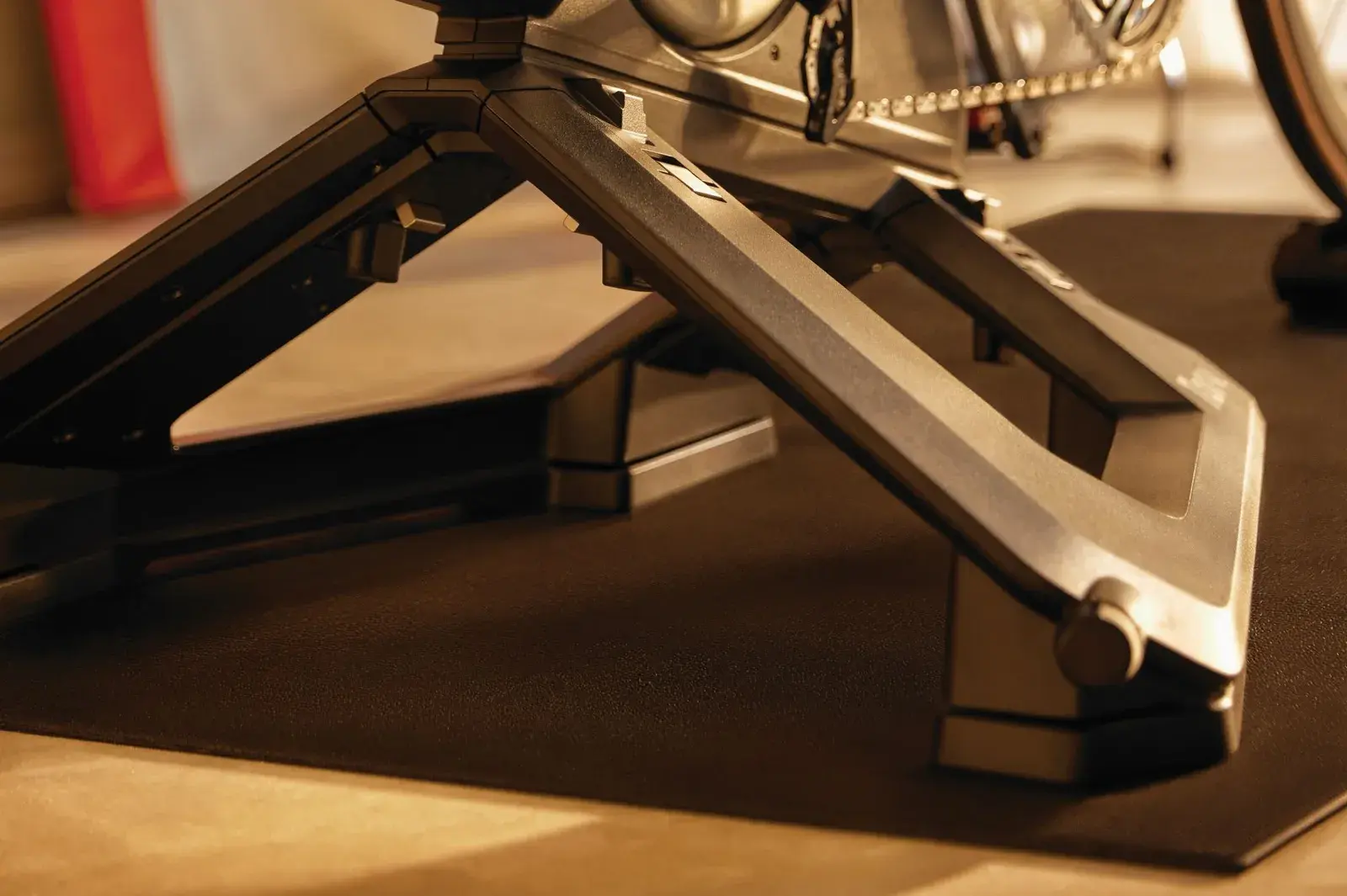 The Tacx Neo 3M Is a Wire-Free, Motion-Filled $2,000 Smart Trainer