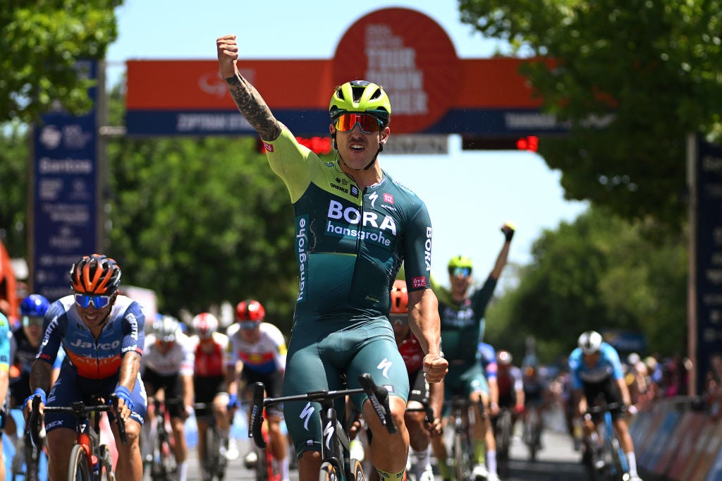 Santos Tour Down Under: Sam Welsford Fends Off Caleb Ewan in Scorching Sprint